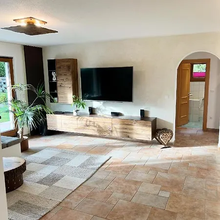 Gartenapartment Malea 80m2 Mit 2 Schlafzimmer Und Privatem Garten *