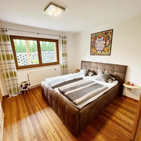 Gartenapartment Malea 80m2 Mit 2 Schlafzimmer Und Privatem Garten *