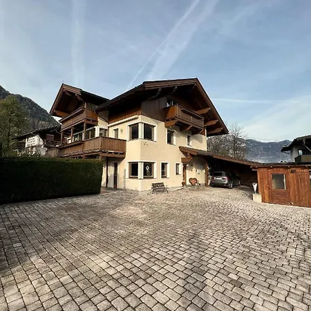 Gartenapartment Malea 80m2 Mit 2 Schlafzimmer Und Privatem Garten *